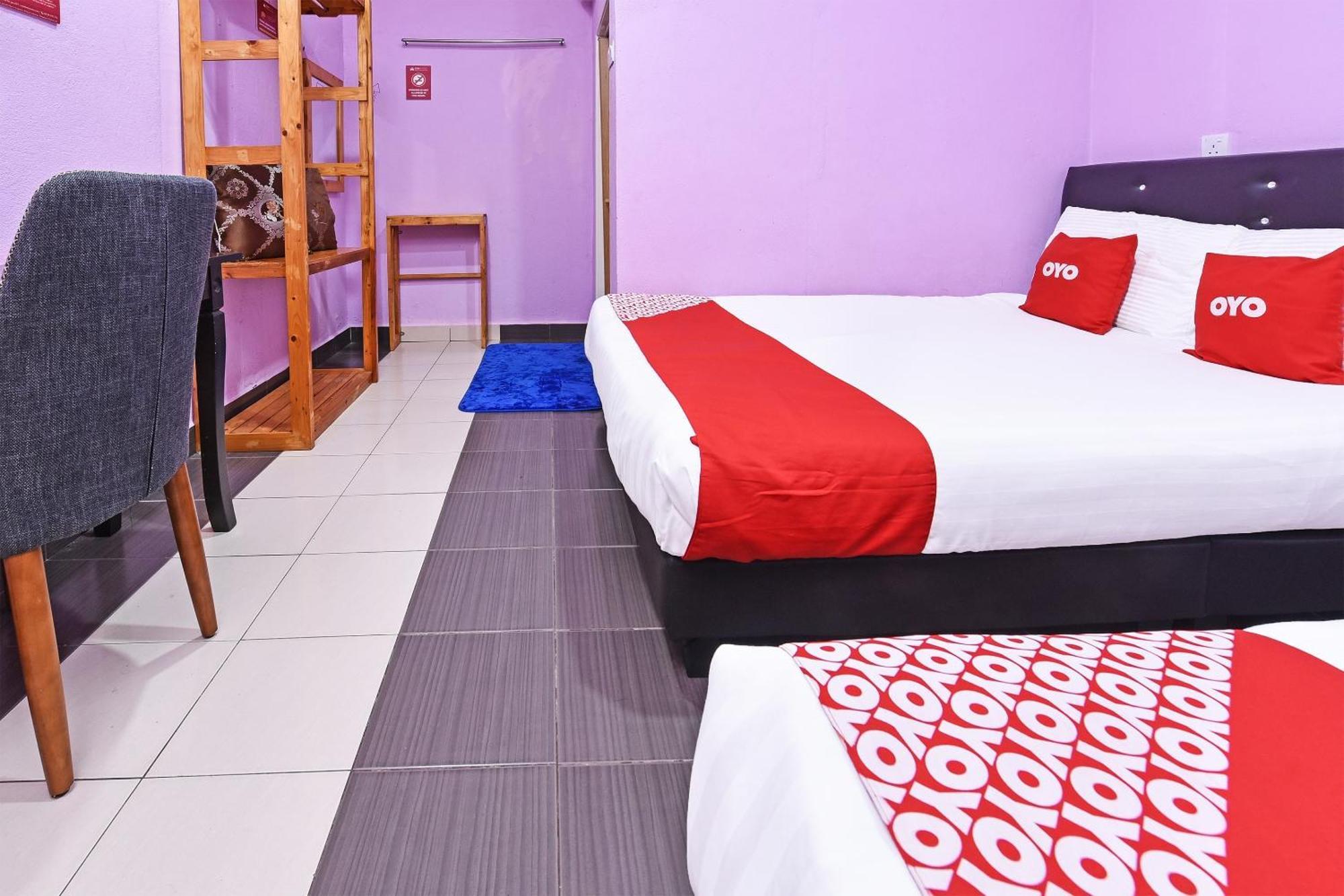 Oyo 90561 Awan Biru Motel Пантай-Ченанг Екстер'єр фото