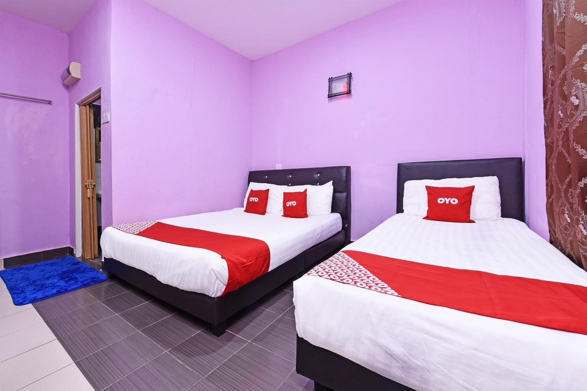 Oyo 90561 Awan Biru Motel Пантай-Ченанг Екстер'єр фото